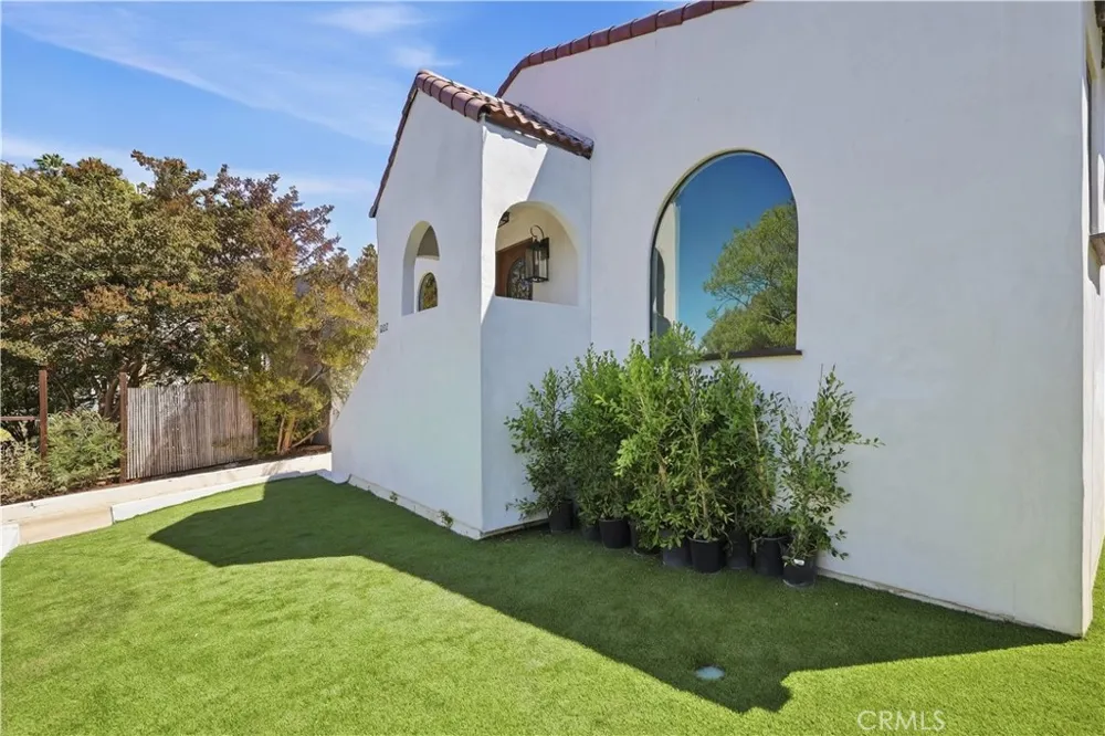 1222 Princeton Drive Glendale, CA 91205