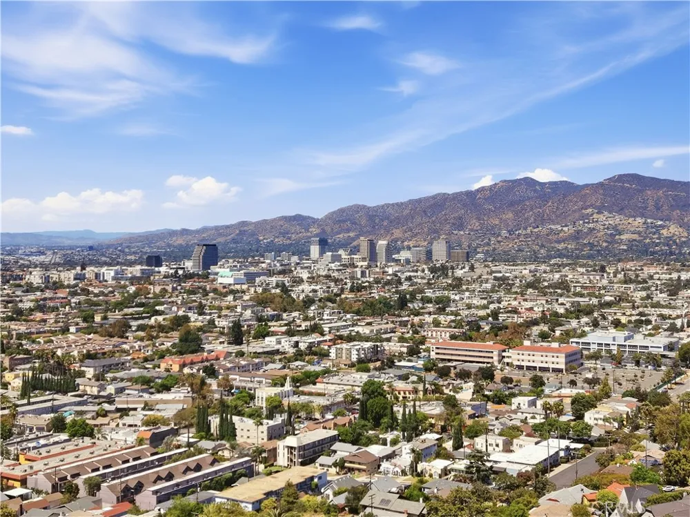 1222 Princeton Drive Glendale, CA 91205