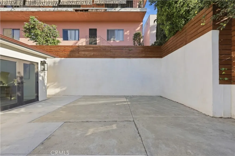 1222 Princeton Drive Glendale, CA 91205