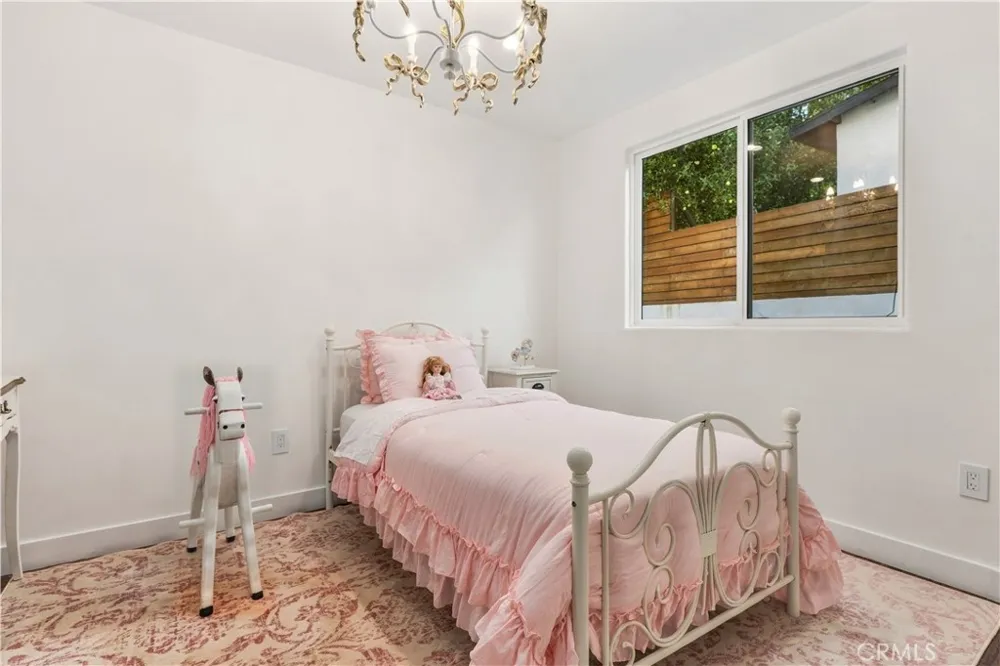 1222 Princeton Drive Glendale, CA 91205