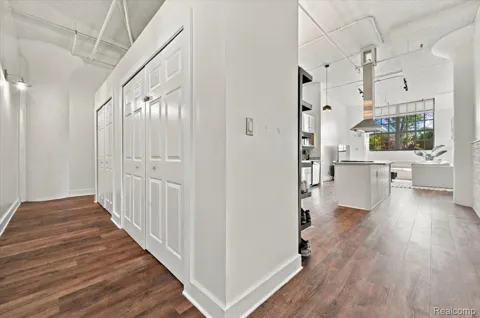 6533 E Jefferson Avenue #601T