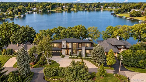 1879 Long Pointe Drive