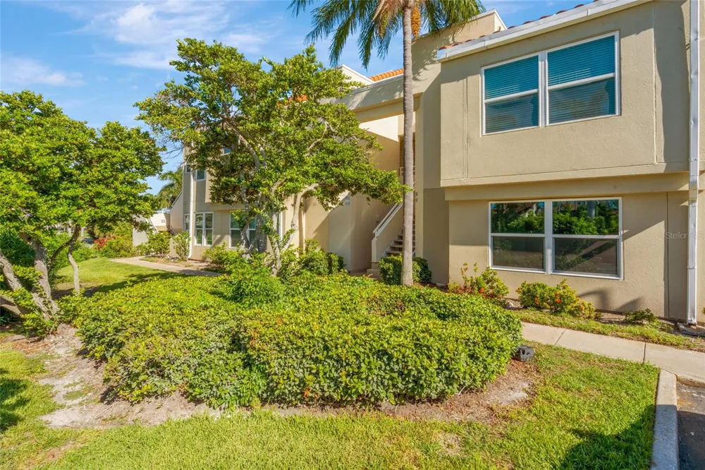 6191 BAHIA DEL MAR BOULEVARD #202 St Petersburg, FL 33715