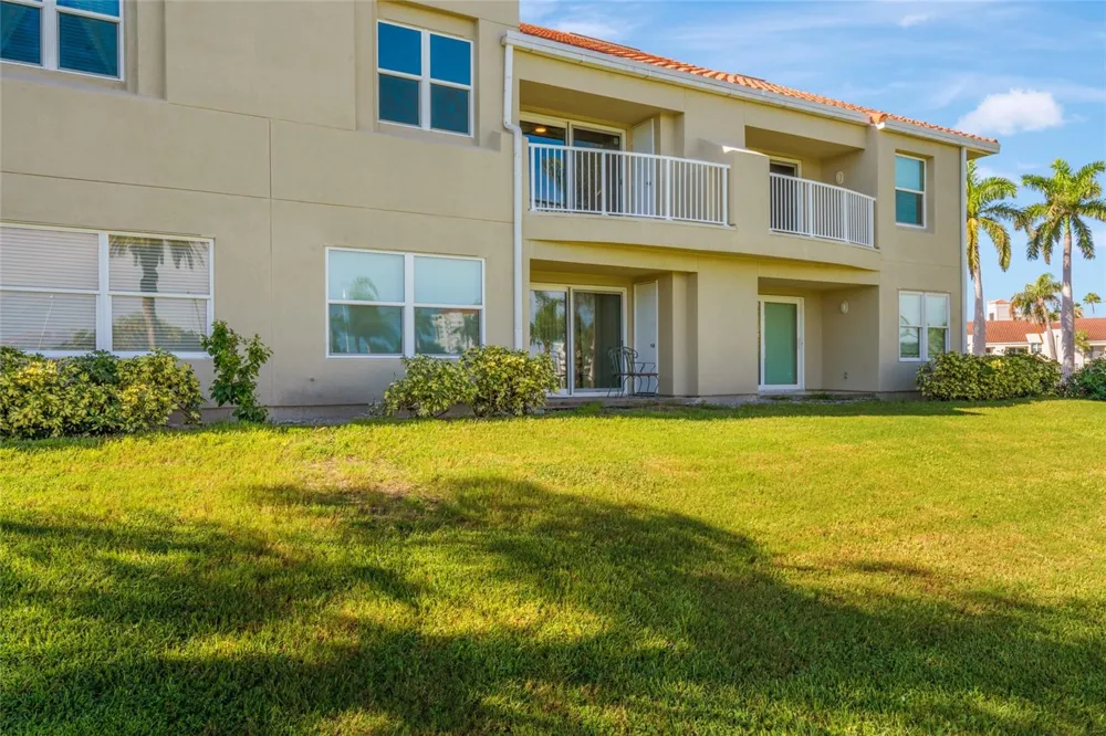 6191 BAHIA DEL MAR BOULEVARD #202 St Petersburg, FL 33715