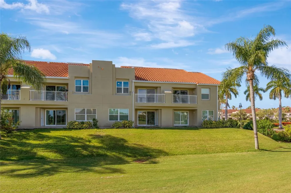 6191 BAHIA DEL MAR BOULEVARD #202 St Petersburg, FL 33715