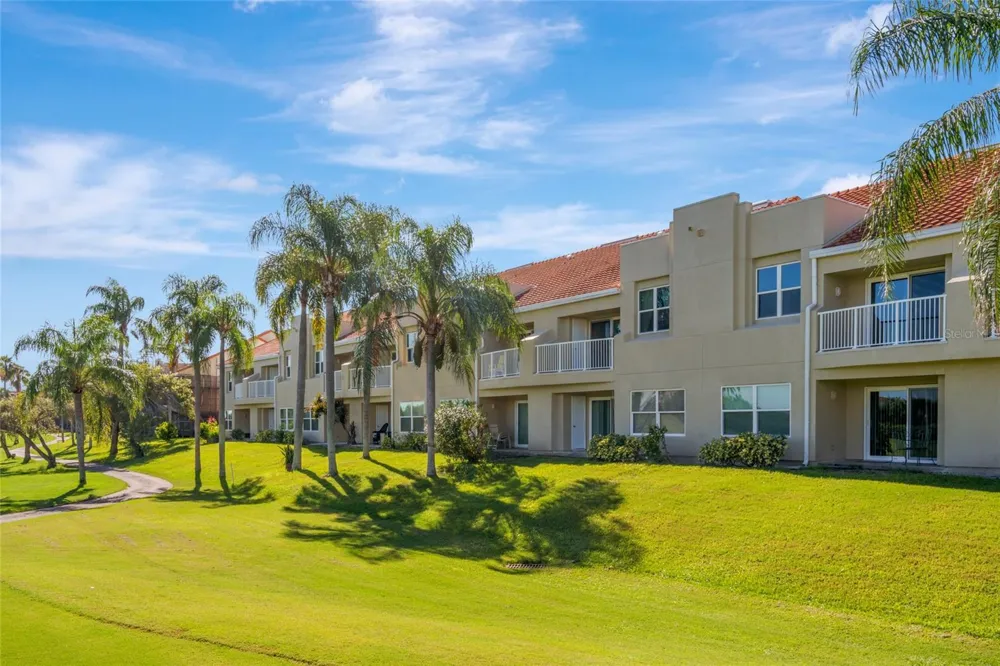 6191 BAHIA DEL MAR BOULEVARD #202 St Petersburg, FL 33715