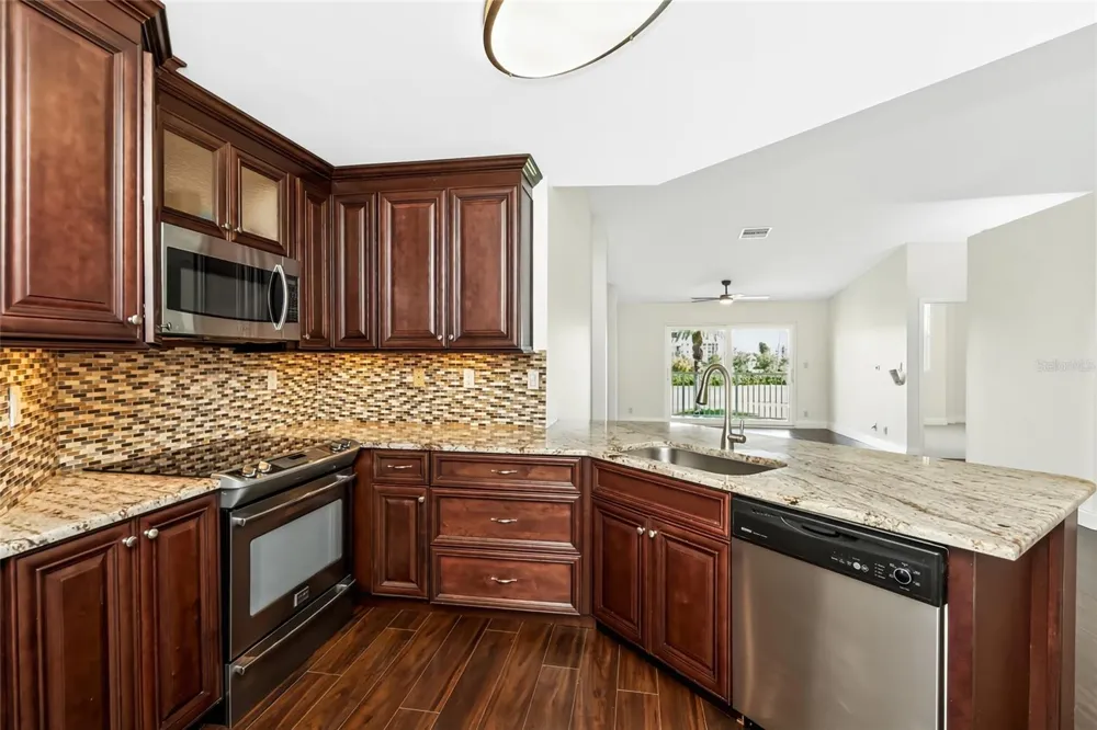 6191 BAHIA DEL MAR BOULEVARD #202 St Petersburg, FL 33715