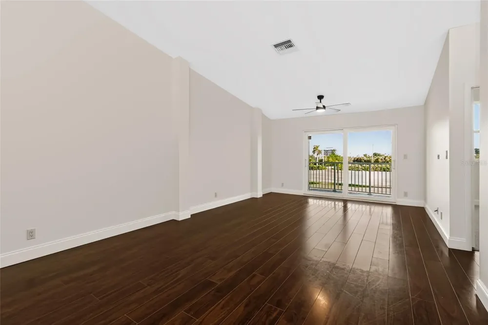 6191 BAHIA DEL MAR BOULEVARD #202 St Petersburg, FL 33715