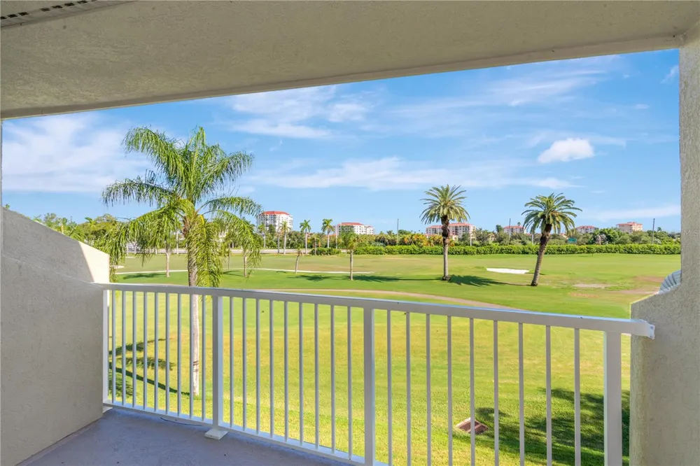 6191 BAHIA DEL MAR BOULEVARD #202 St Petersburg, FL 33715