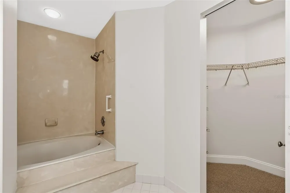 6191 BAHIA DEL MAR BOULEVARD #202 St Petersburg, FL 33715
