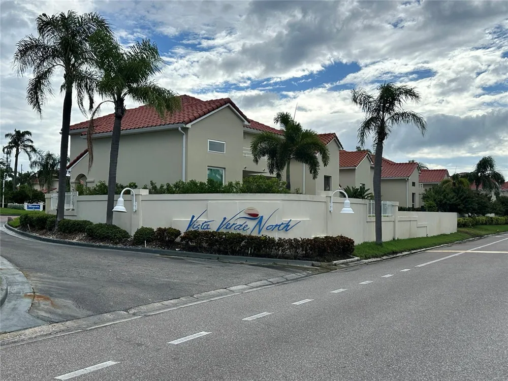 6191 BAHIA DEL MAR BOULEVARD #202 St Petersburg, FL 33715