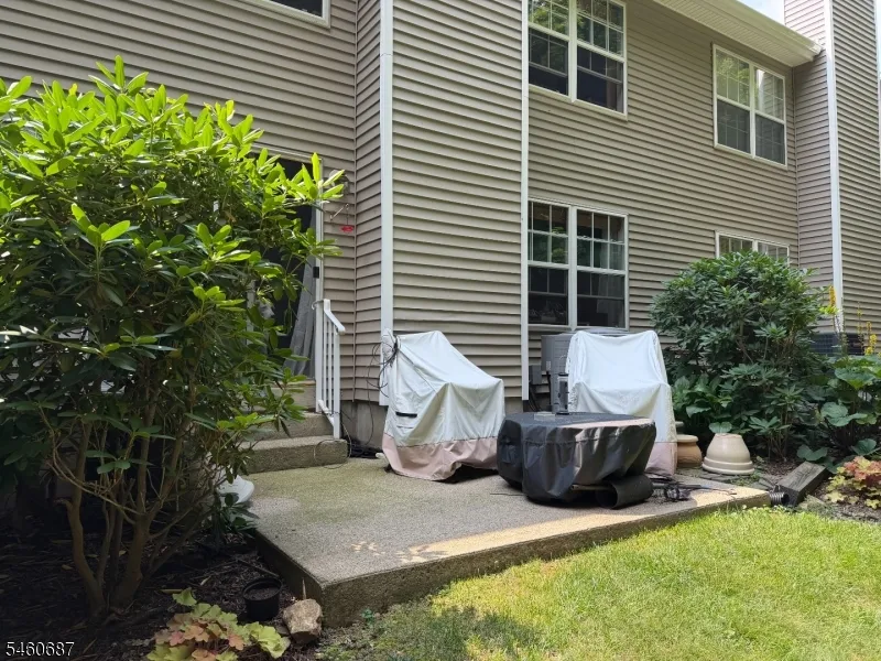 67 Woodmont Dr Randolph, NJ 07869