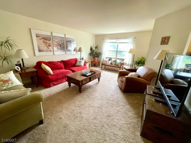 67 Woodmont Dr Randolph, NJ 07869