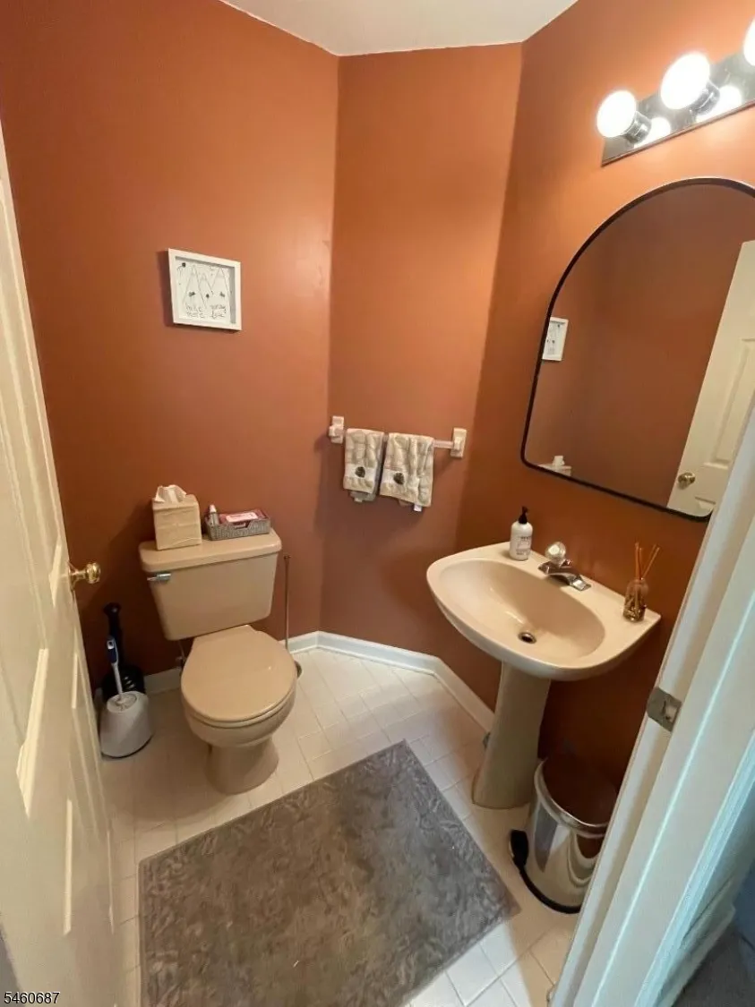 67 Woodmont Dr Randolph, NJ 07869
