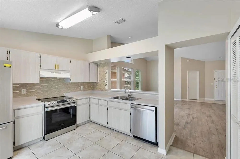 8819 PARLIAMENT COURT Kissimmee, FL 34747
