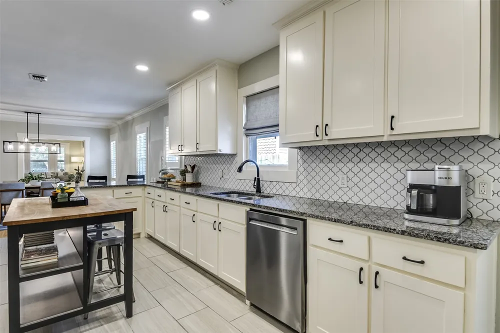 1823 Tremont Avenue Fort Worth, TX 76107