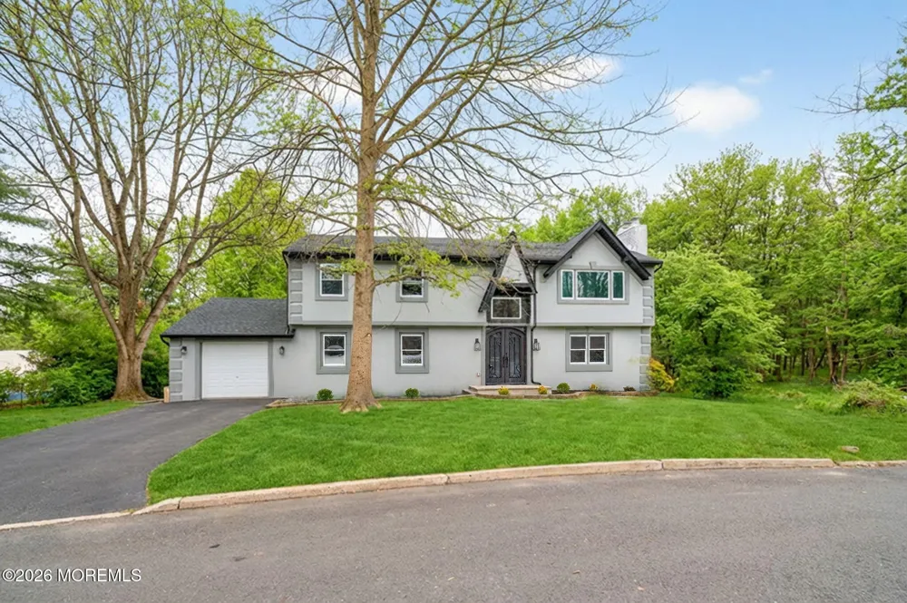 6 Storer Court Morganville, NJ 07751