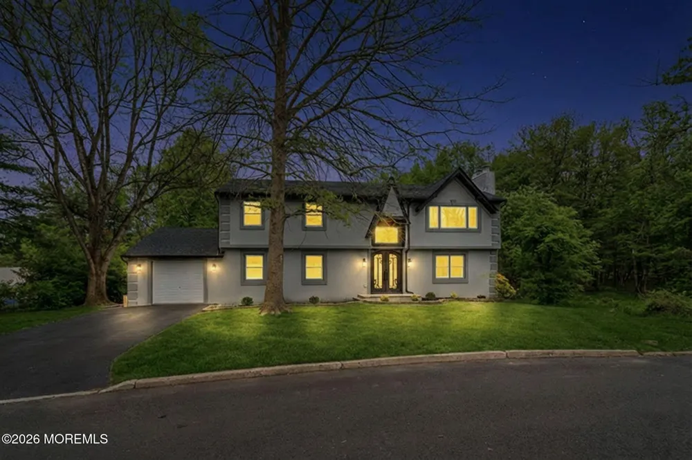 6 Storer Court Morganville, NJ 07751