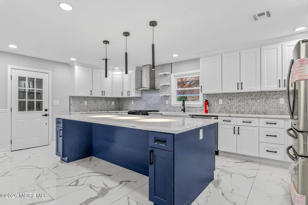 6 Storer Court Morganville, NJ 07751