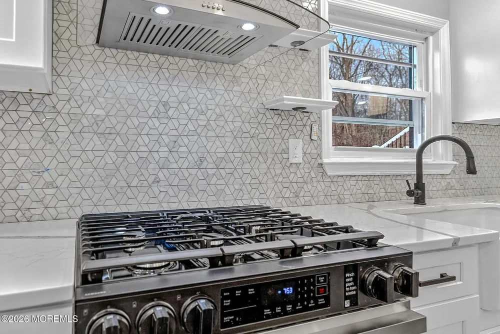 6 Storer Court Morganville, NJ 07751