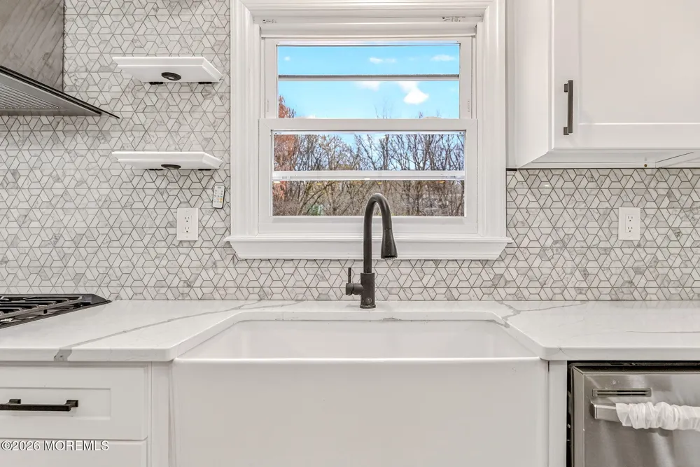 6 Storer Court Morganville, NJ 07751