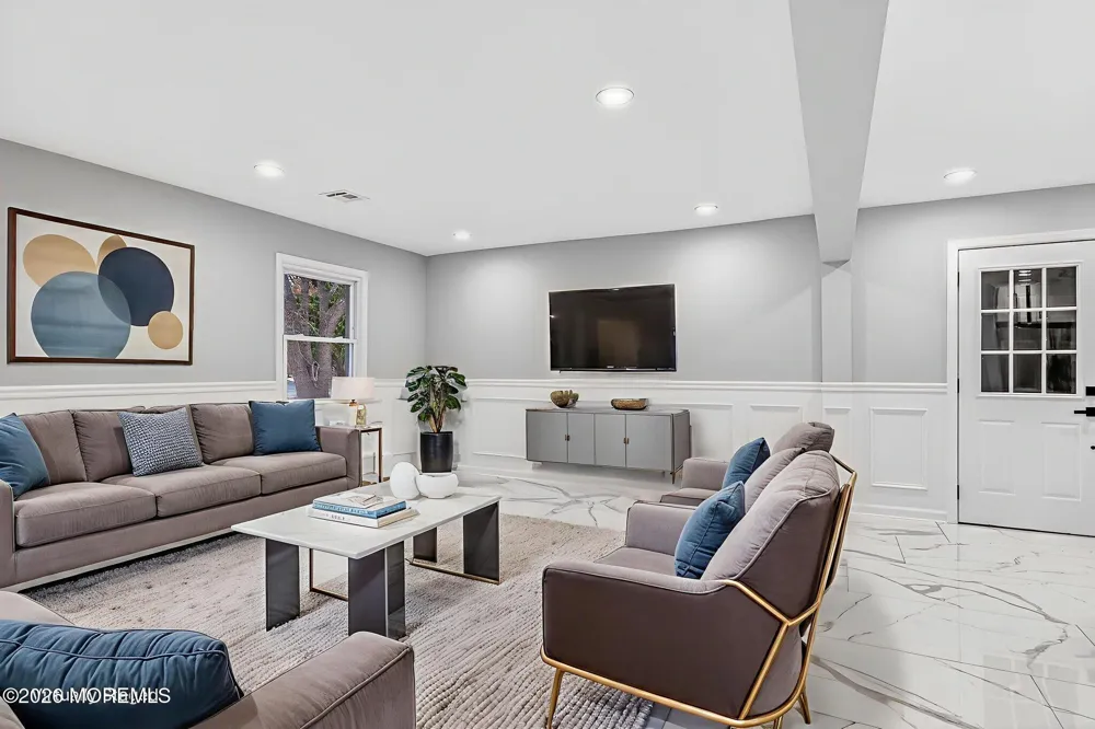 6 Storer Court Morganville, NJ 07751