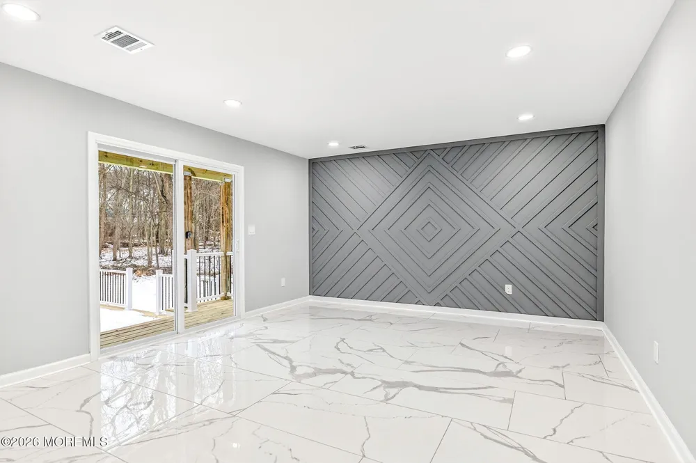 6 Storer Court Morganville, NJ 07751