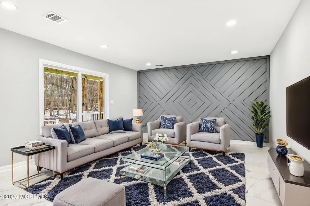 6 Storer Court Morganville, NJ 07751