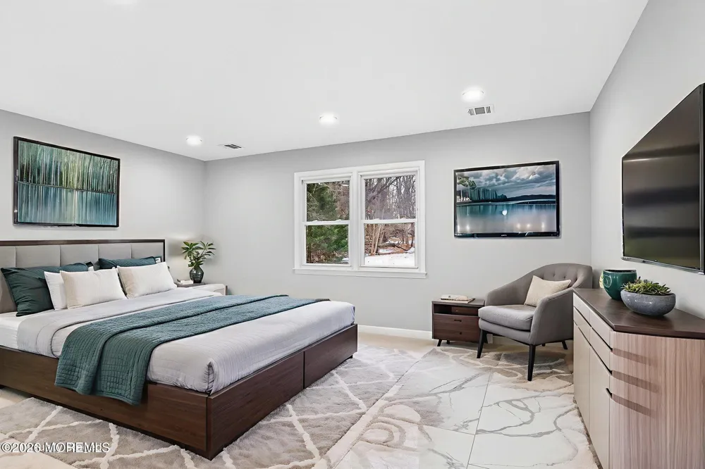 6 Storer Court Morganville, NJ 07751