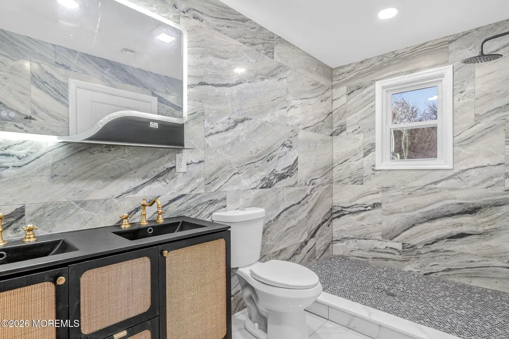 6 Storer Court Morganville, NJ 07751