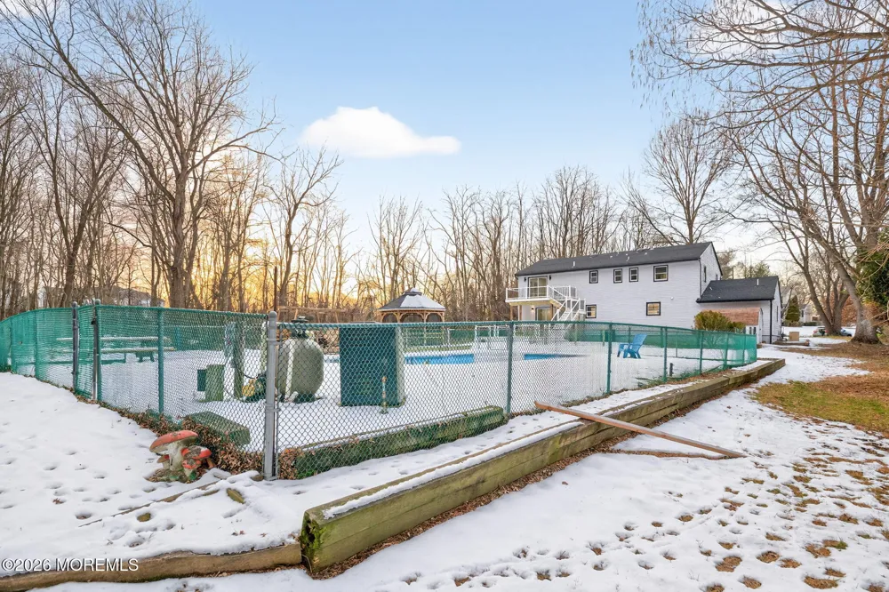6 Storer Court Morganville, NJ 07751