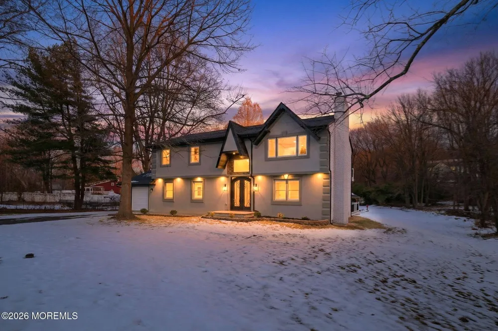 6 Storer Court Morganville, NJ 07751
