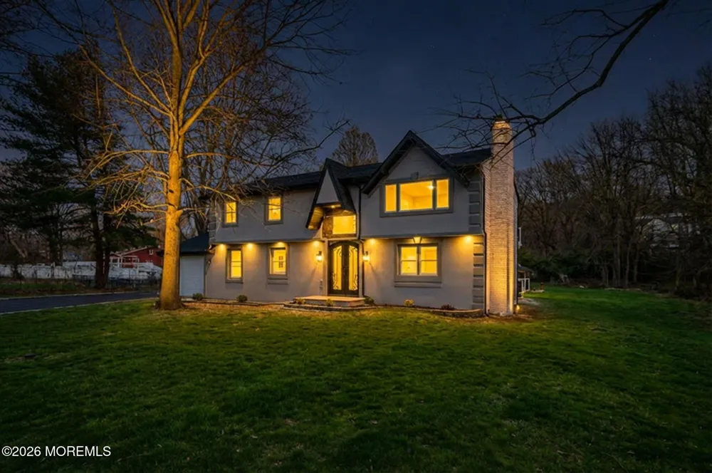 6 Storer Court Morganville, NJ 07751