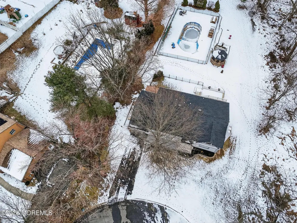 6 Storer Court Morganville, NJ 07751