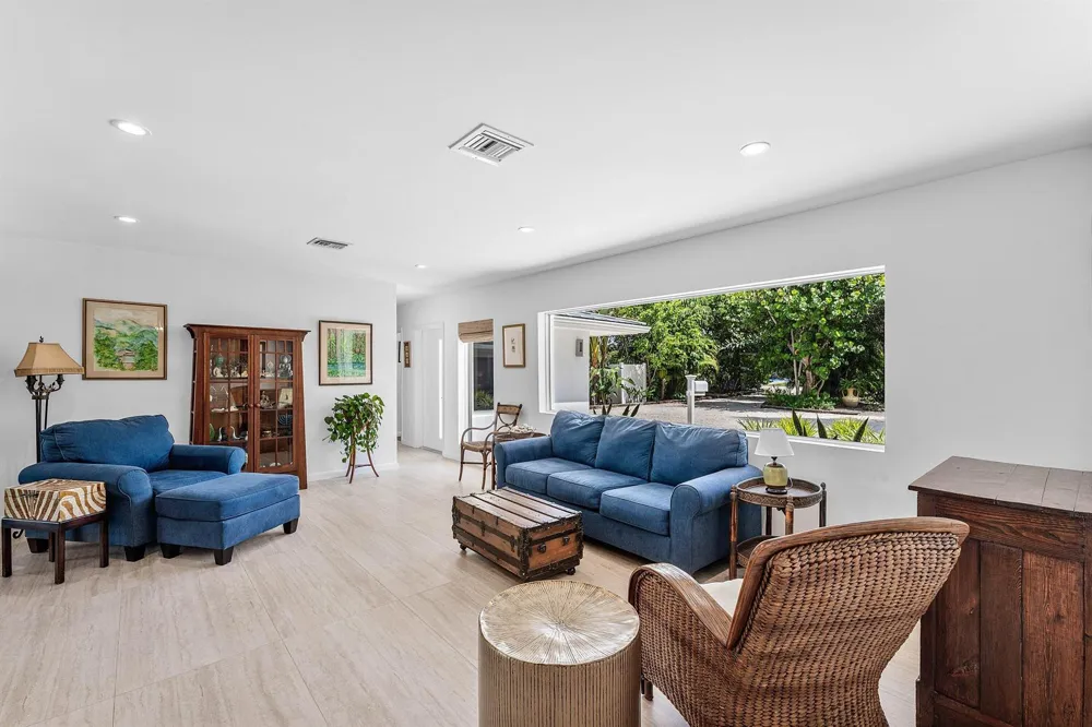 545 NW 7th Street Boca Raton, FL 33432