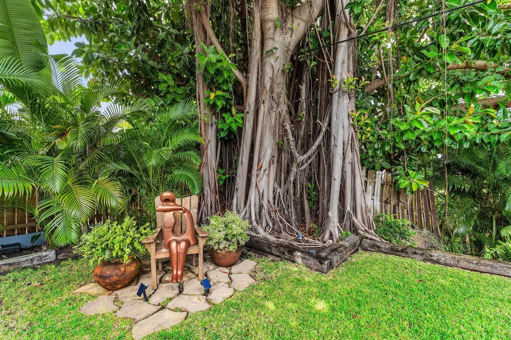 545 NW 7th Street Boca Raton, FL 33432