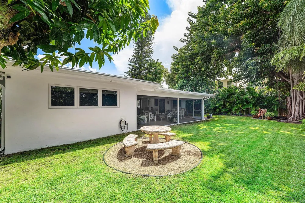 545 NW 7th Street Boca Raton, FL 33432