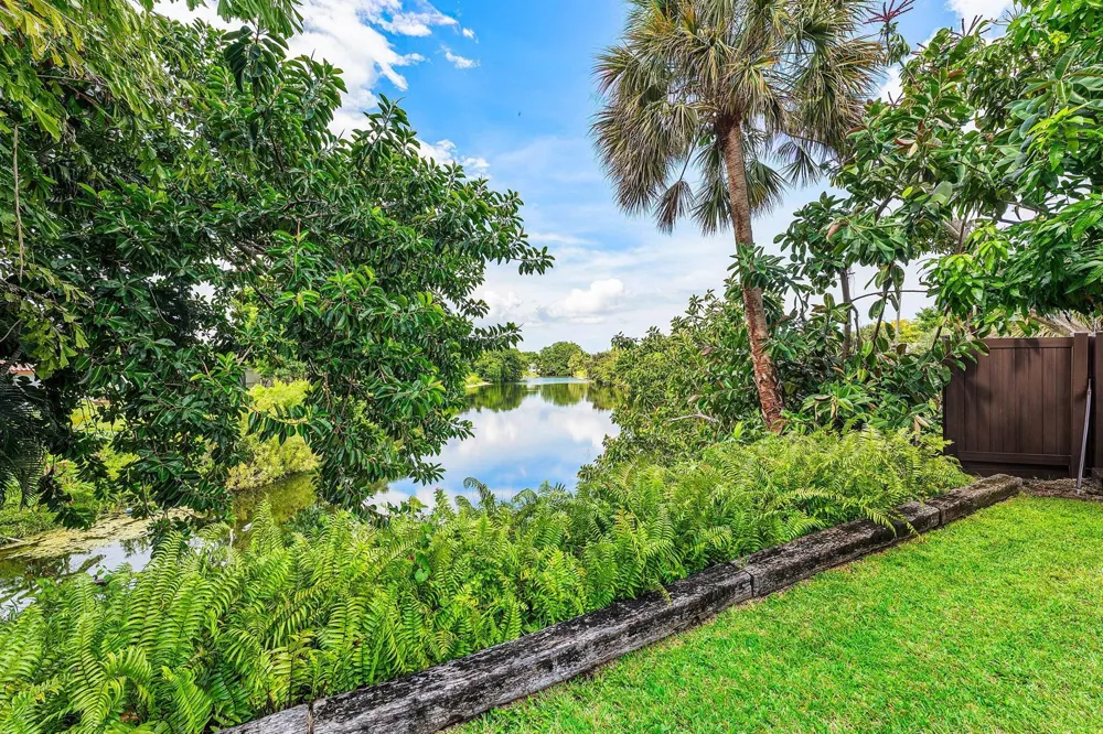 545 NW 7th Street Boca Raton, FL 33432