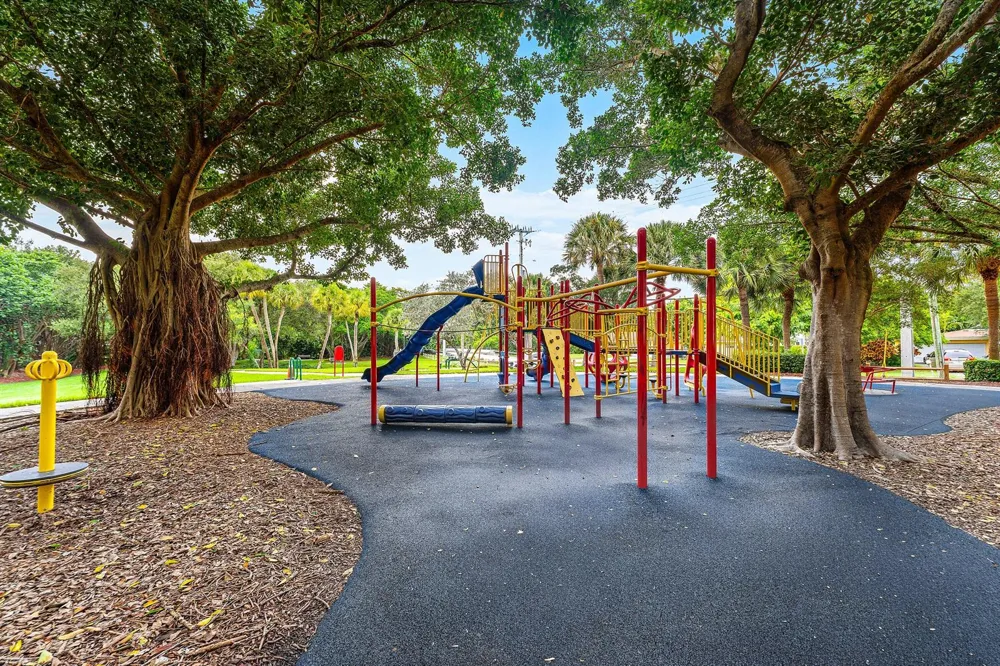 545 NW 7th Street Boca Raton, FL 33432