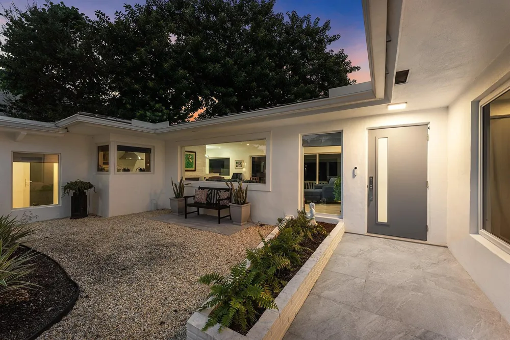 545 NW 7th Street Boca Raton, FL 33432
