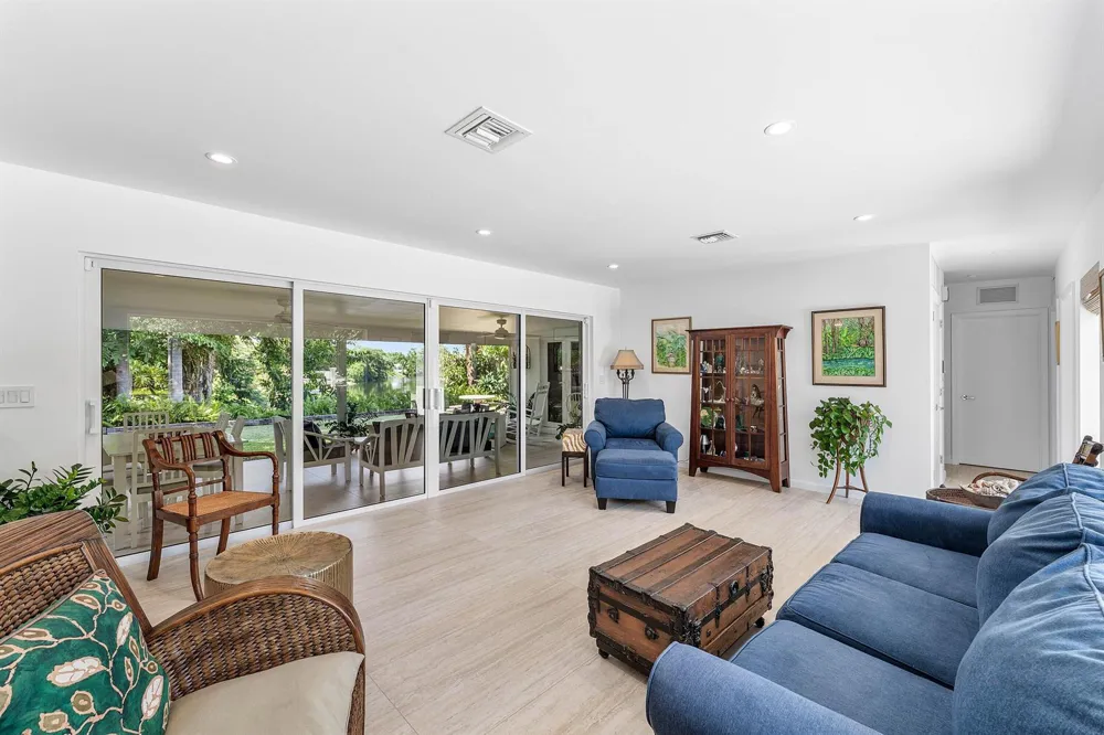 545 NW 7th Street Boca Raton, FL 33432