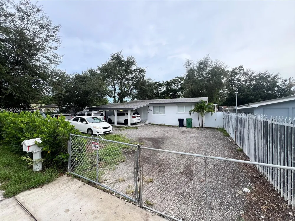 1310 Sharar Ave Opa-Locka, FL 33054