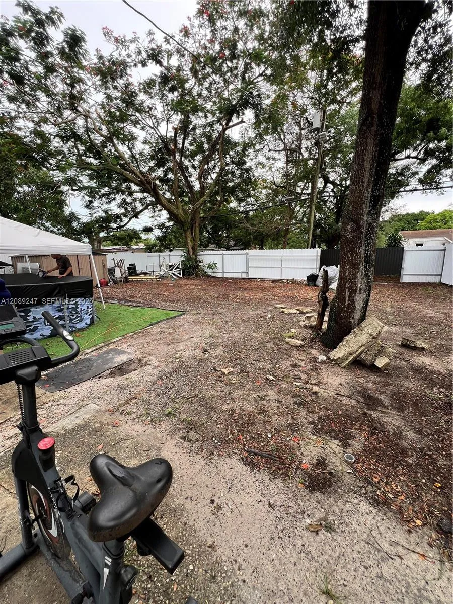 1310 Sharar Ave Opa-Locka, FL 33054