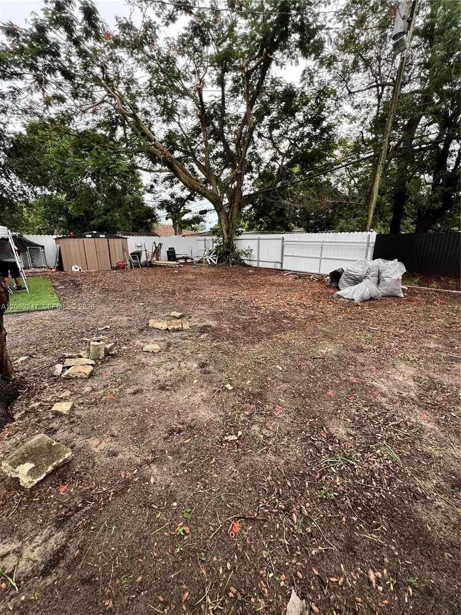 1310 Sharar Ave Opa-Locka, FL 33054