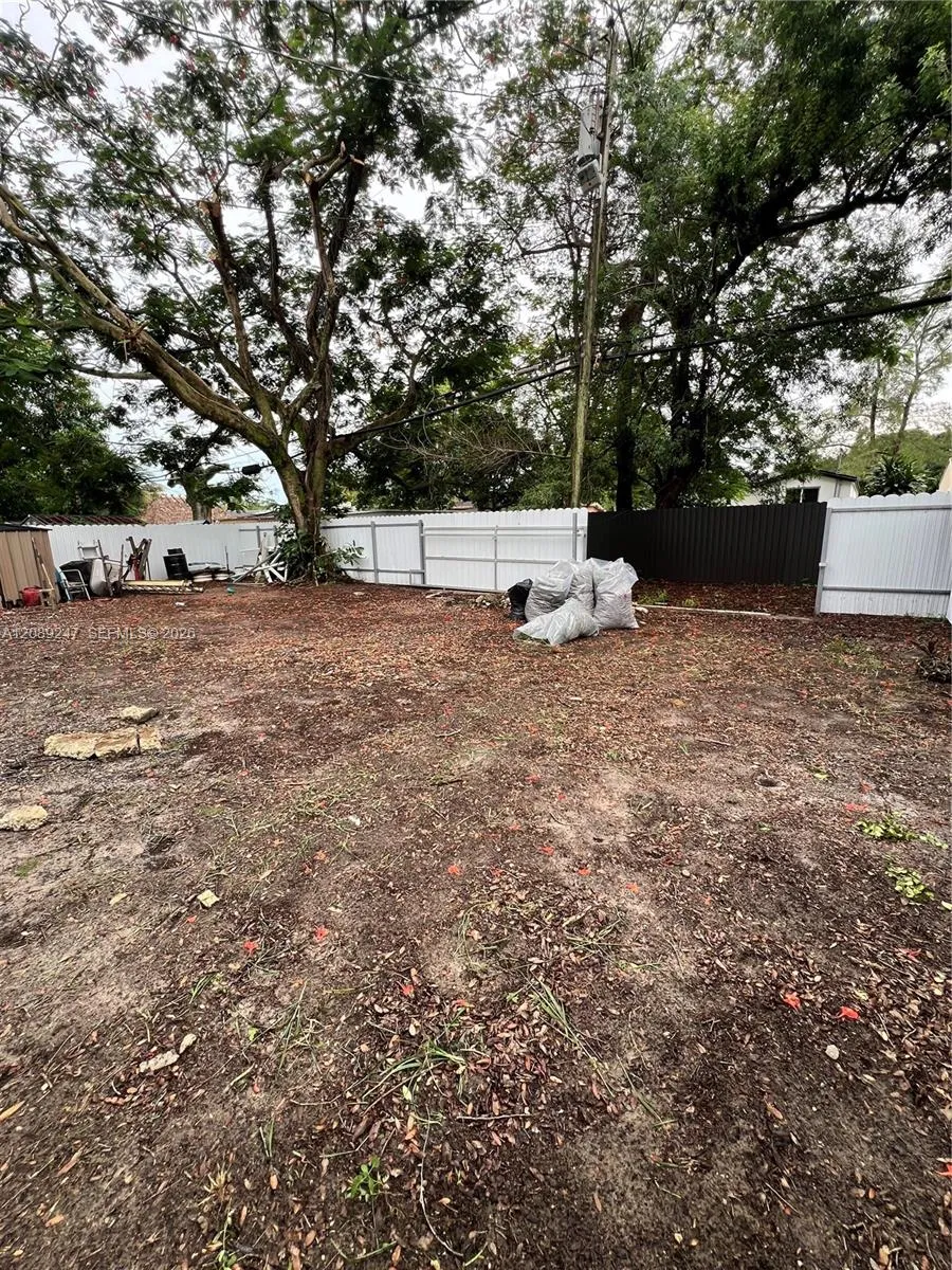 1310 Sharar Ave Opa-Locka, FL 33054