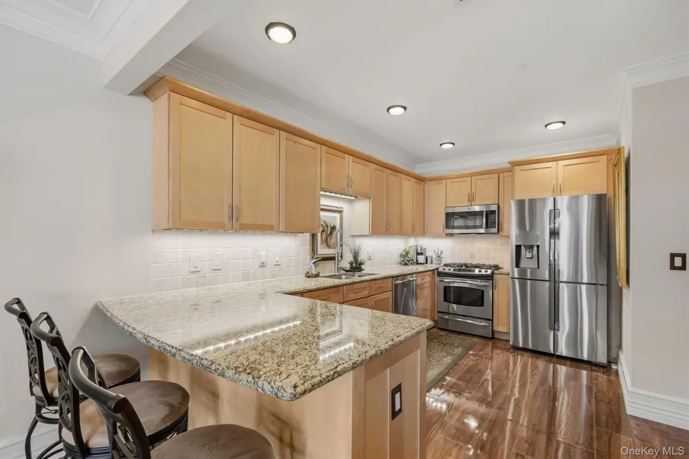 323 Trump Park Shrub Oak, NY 10588