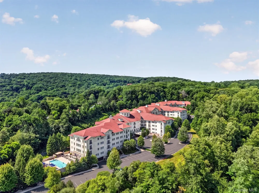 323 Trump Park Shrub Oak, NY 10588
