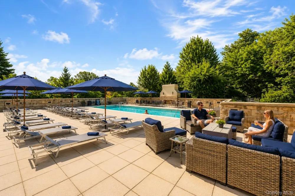 323 Trump Park Shrub Oak, NY 10588