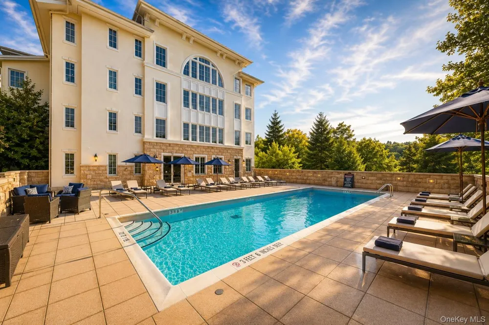 323 Trump Park Shrub Oak, NY 10588