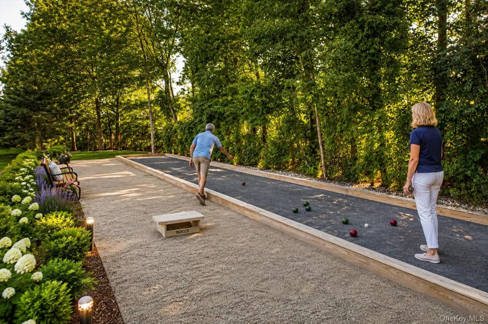 323 Trump Park Shrub Oak, NY 10588